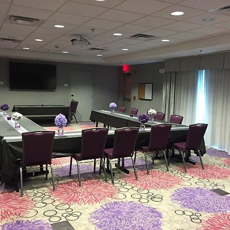 Hampton Inn & Suites Дублин Экстерьер фото
