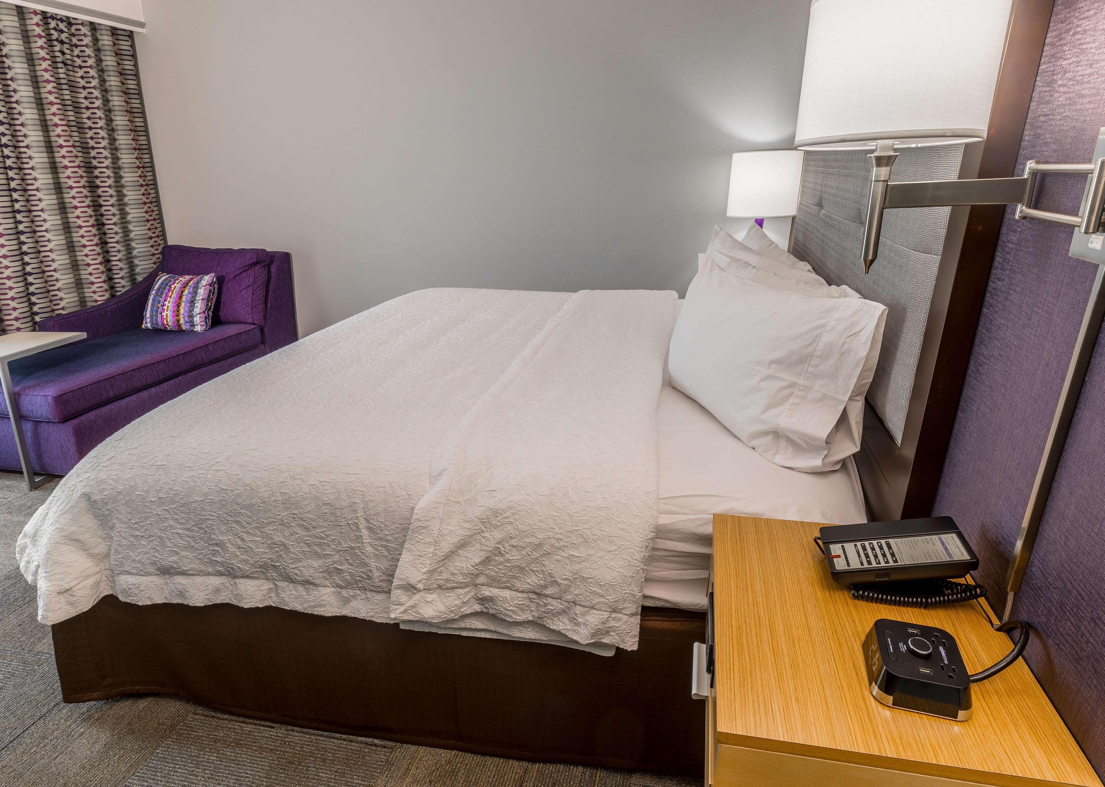 Hampton Inn & Suites Дублин Экстерьер фото