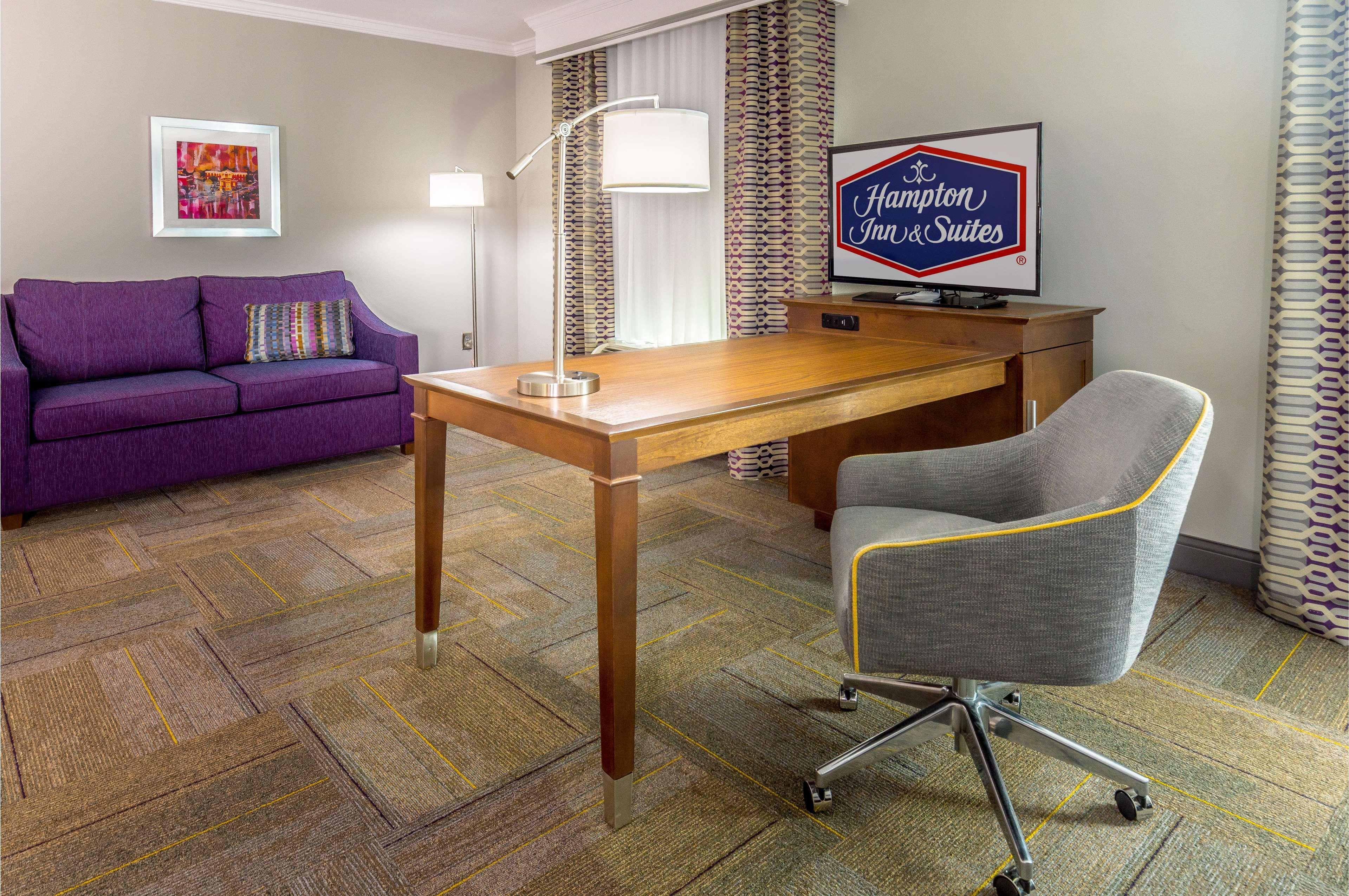 Hampton Inn & Suites Дублин Экстерьер фото
