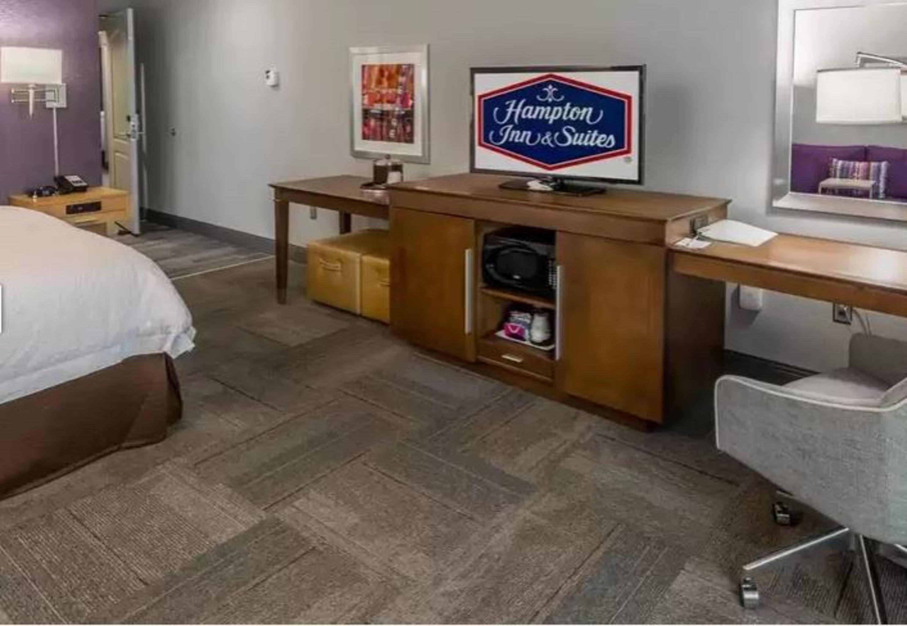 Hampton Inn & Suites Дублин Экстерьер фото