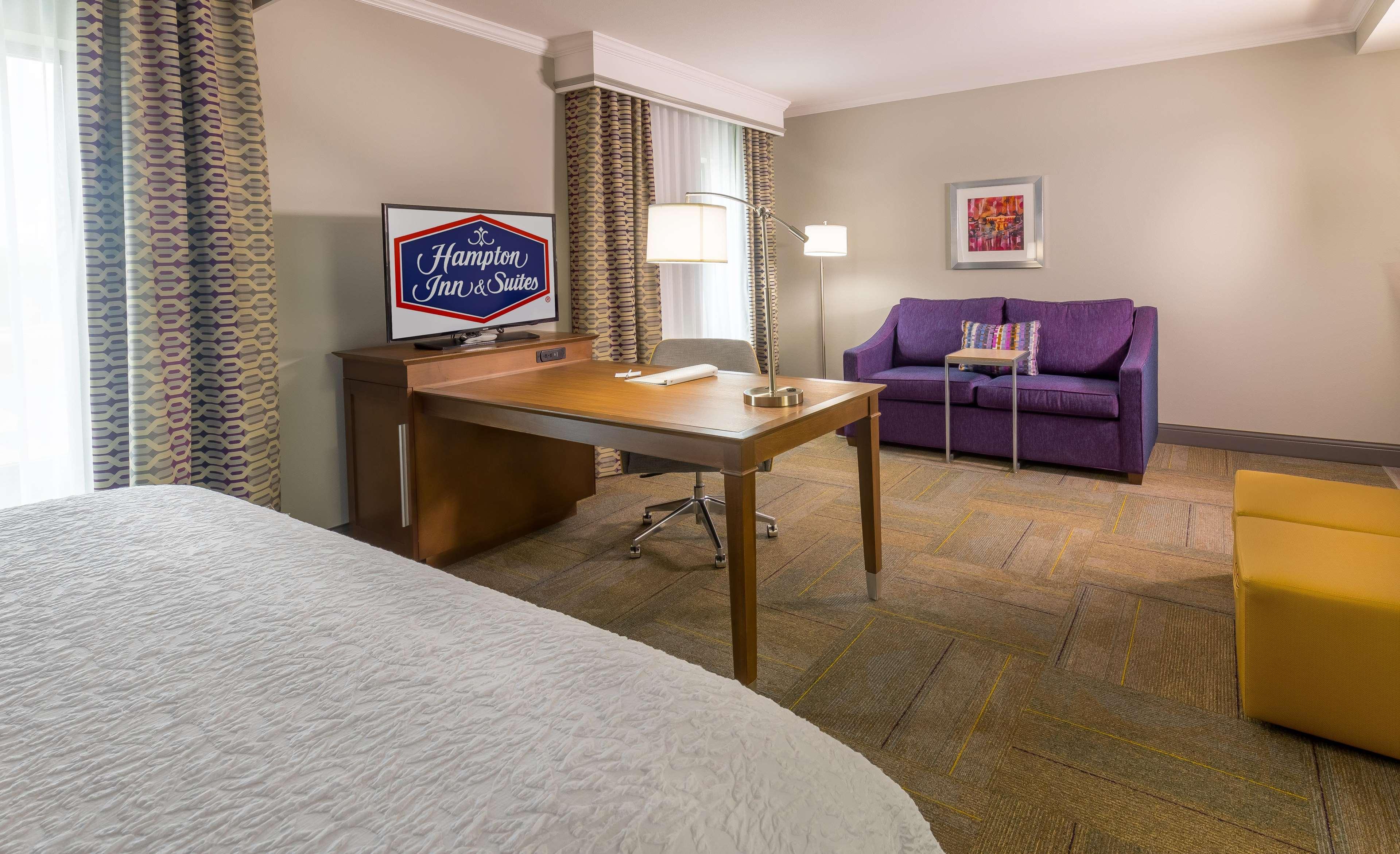 Hampton Inn & Suites Дублин Экстерьер фото