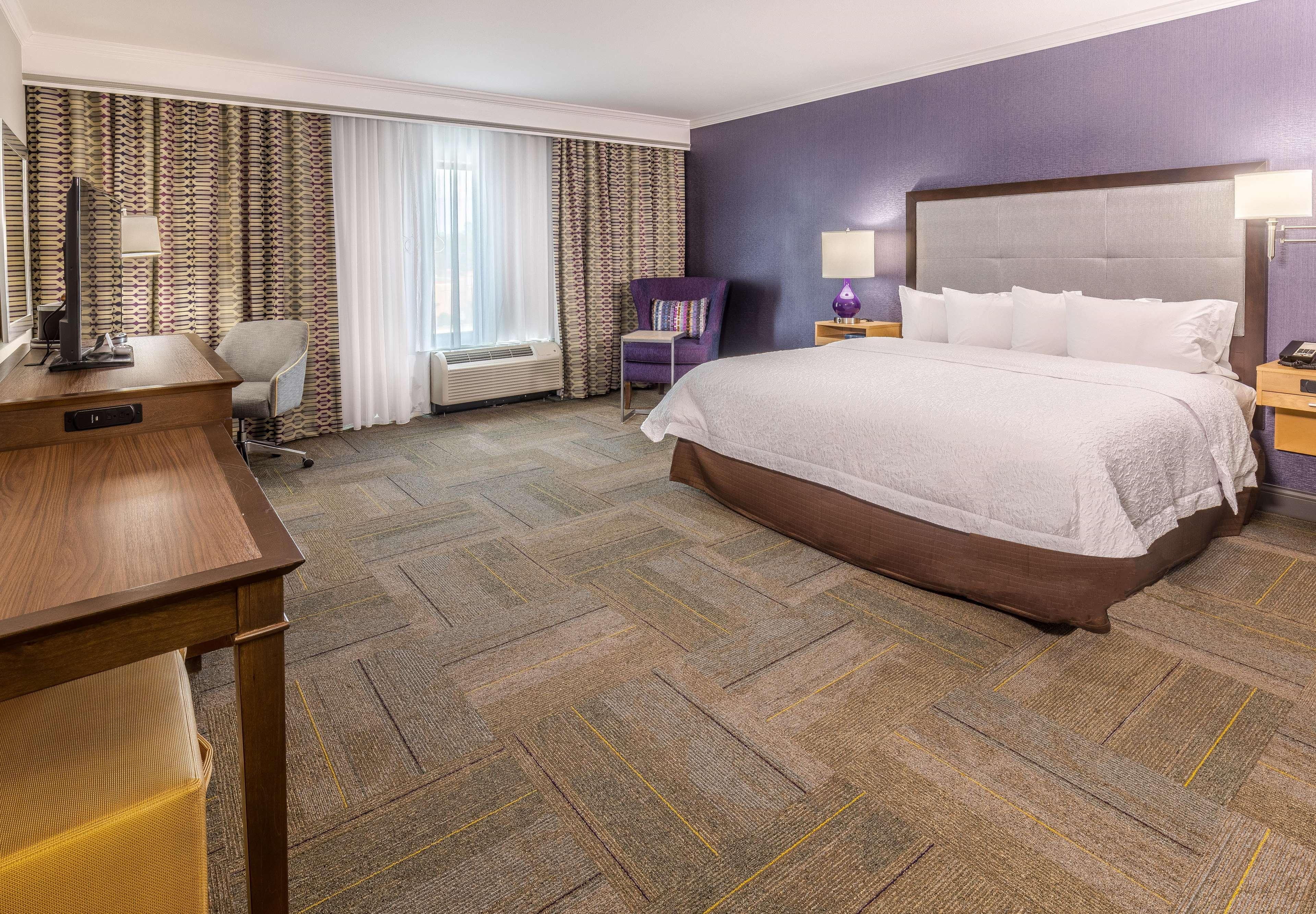 Hampton Inn & Suites Дублин Экстерьер фото