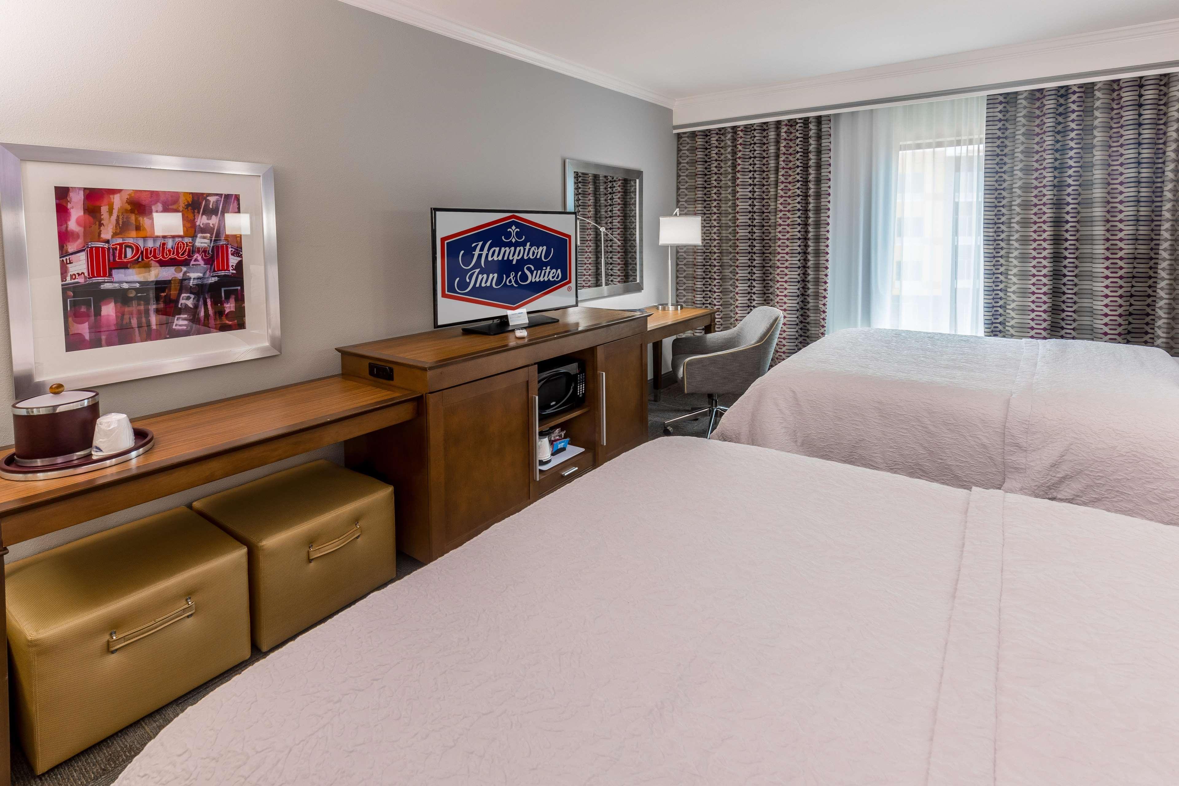 Hampton Inn & Suites Дублин Экстерьер фото