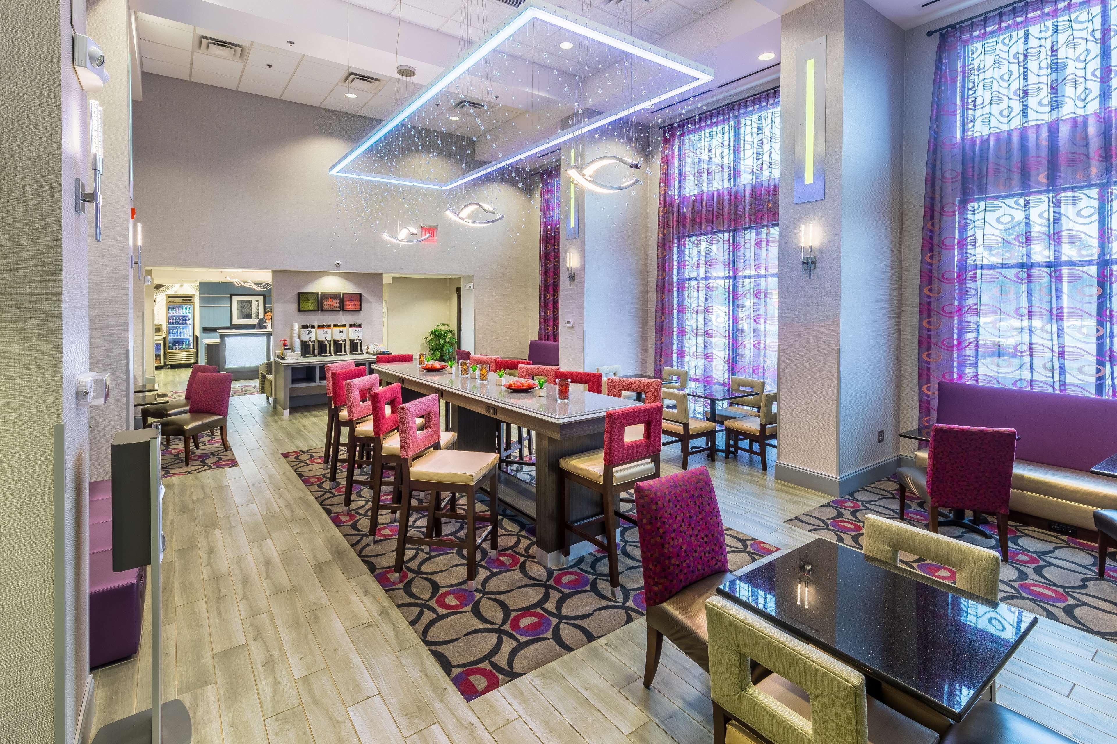Hampton Inn & Suites Дублин Экстерьер фото