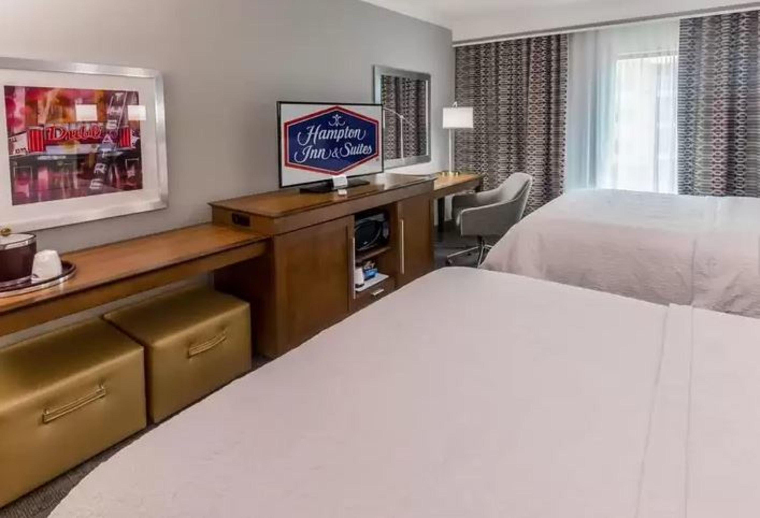 Hampton Inn & Suites Дублин Экстерьер фото
