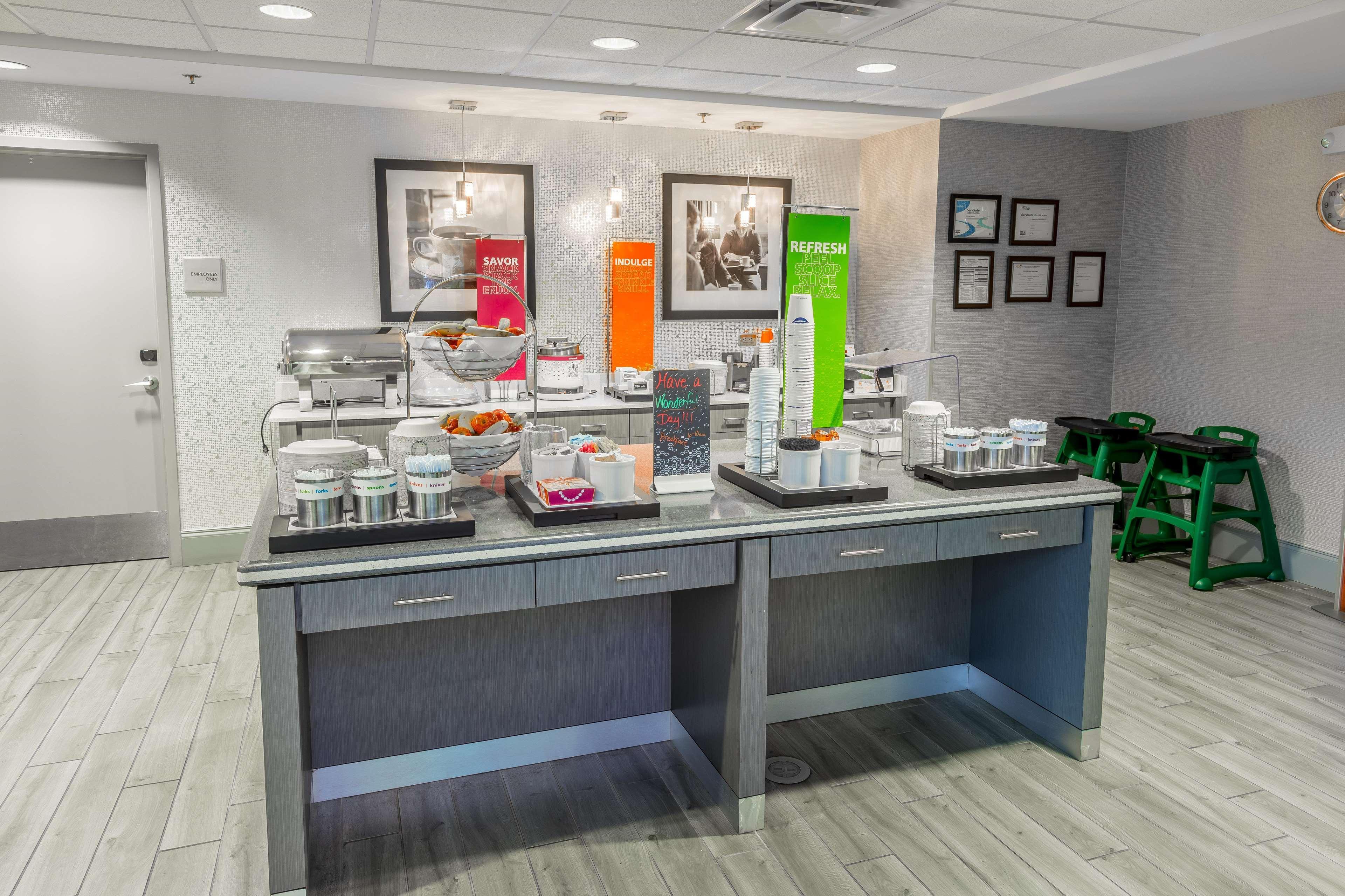 Hampton Inn & Suites Дублин Экстерьер фото