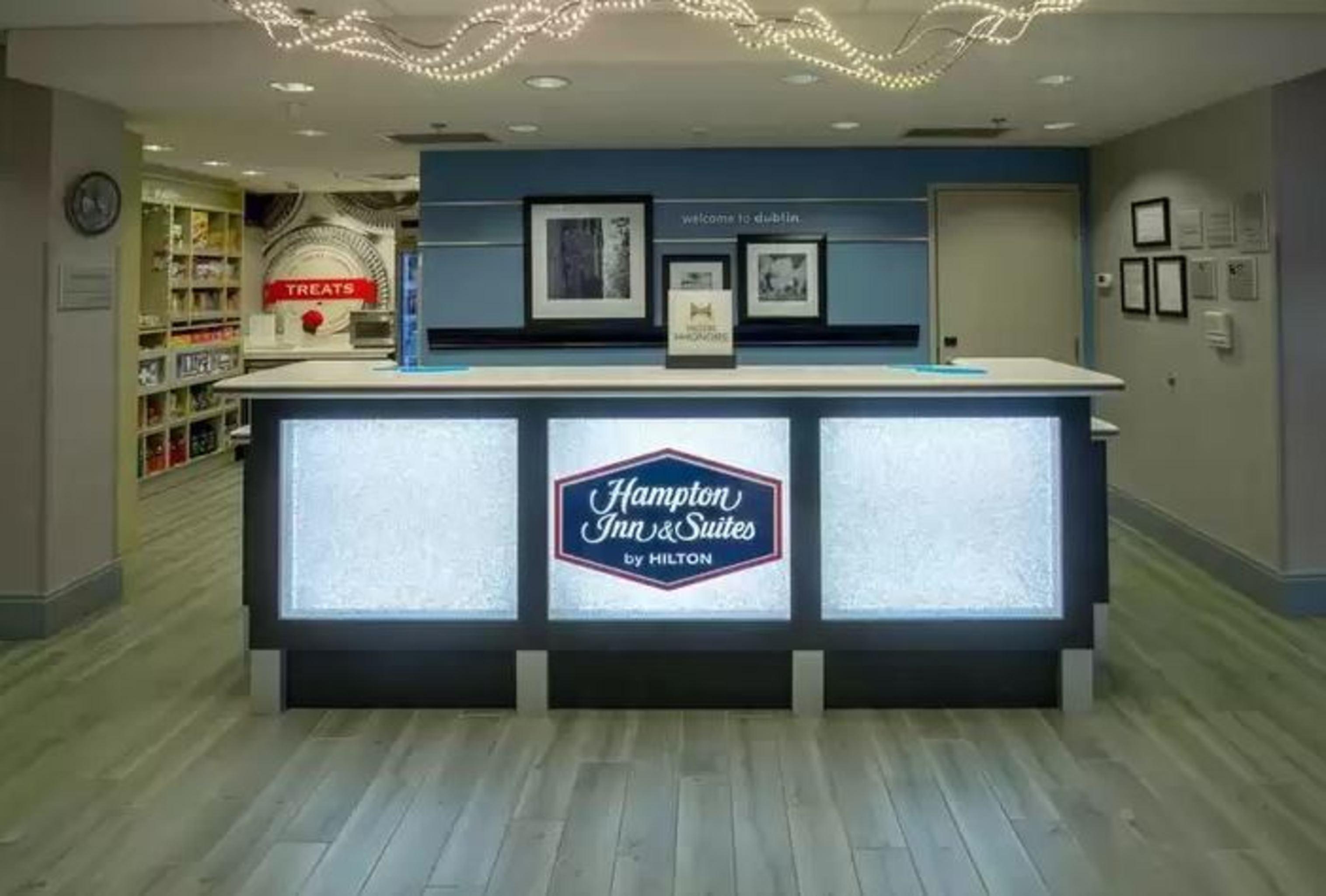 Hampton Inn & Suites Дублин Экстерьер фото