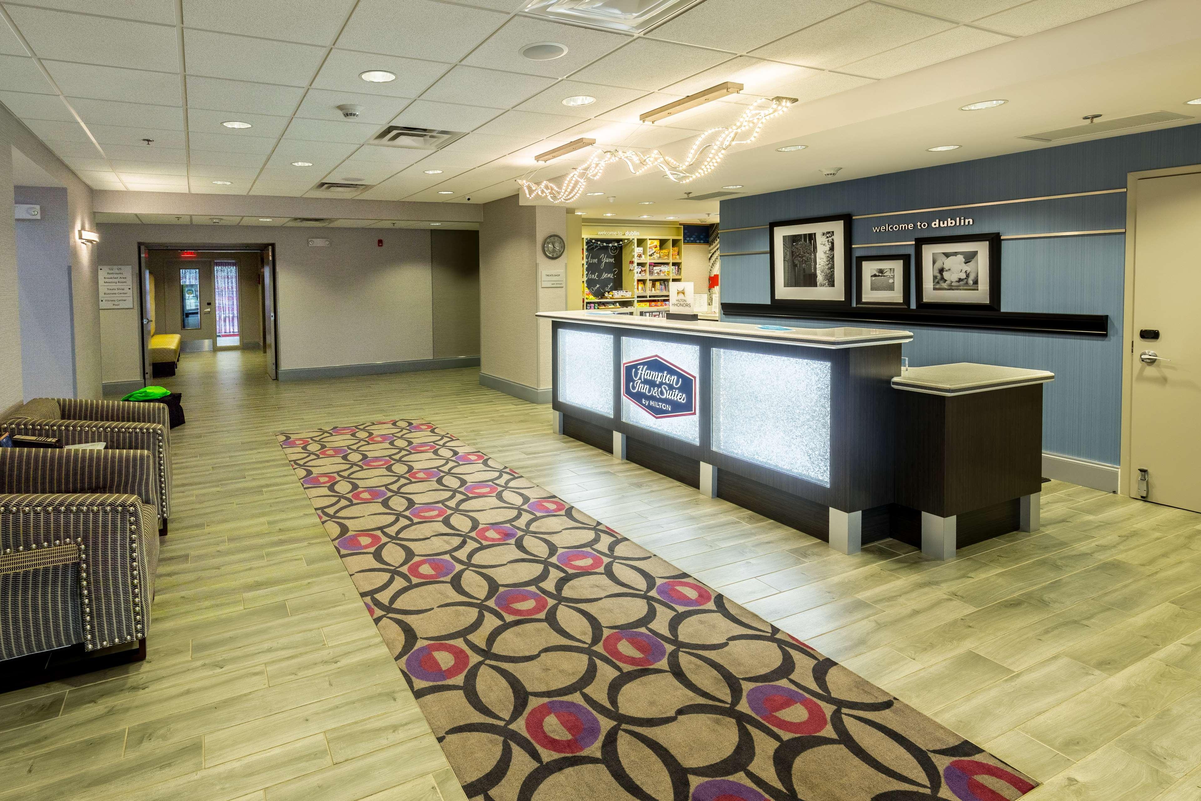 Hampton Inn & Suites Дублин Экстерьер фото