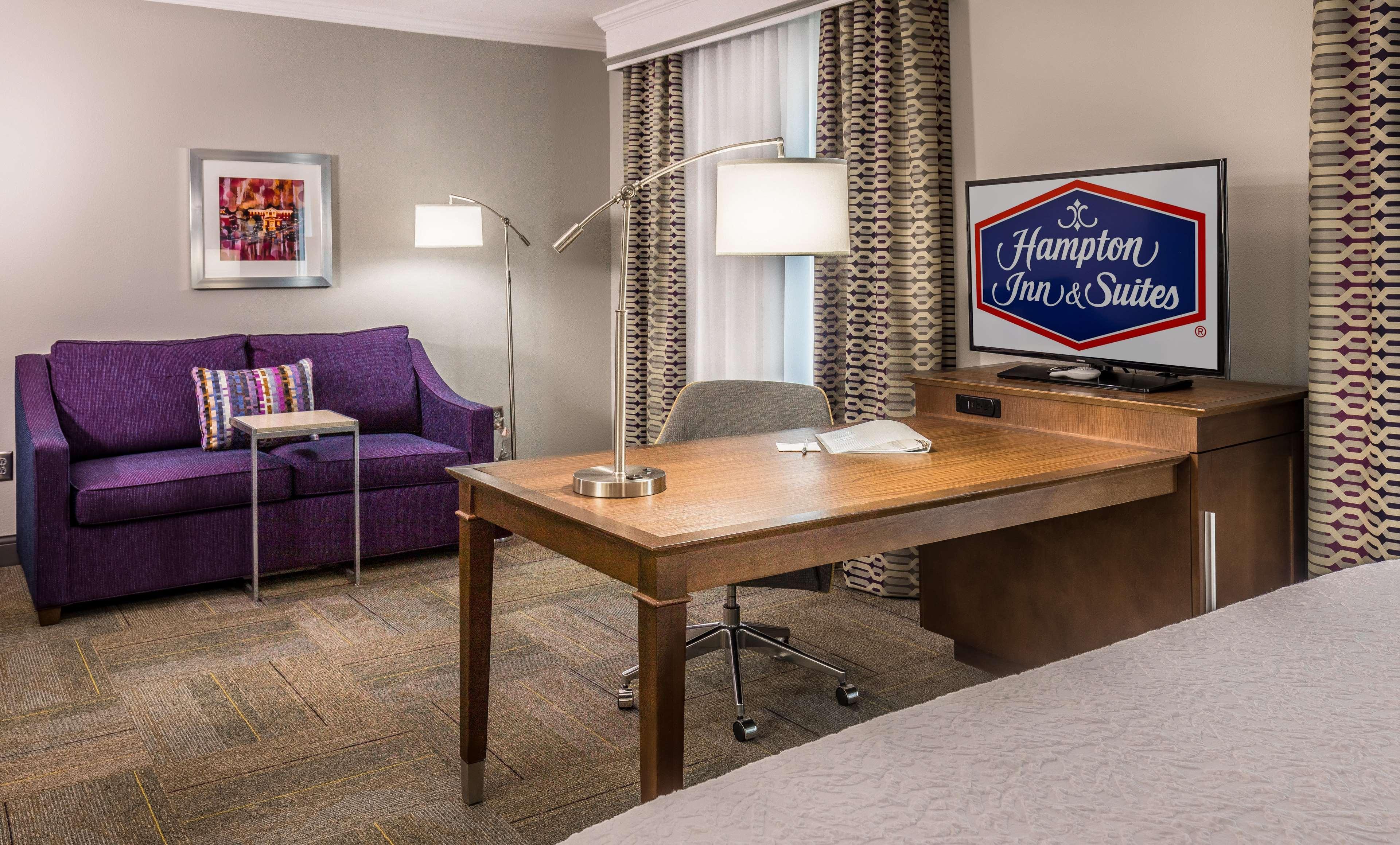 Hampton Inn & Suites Дублин Экстерьер фото