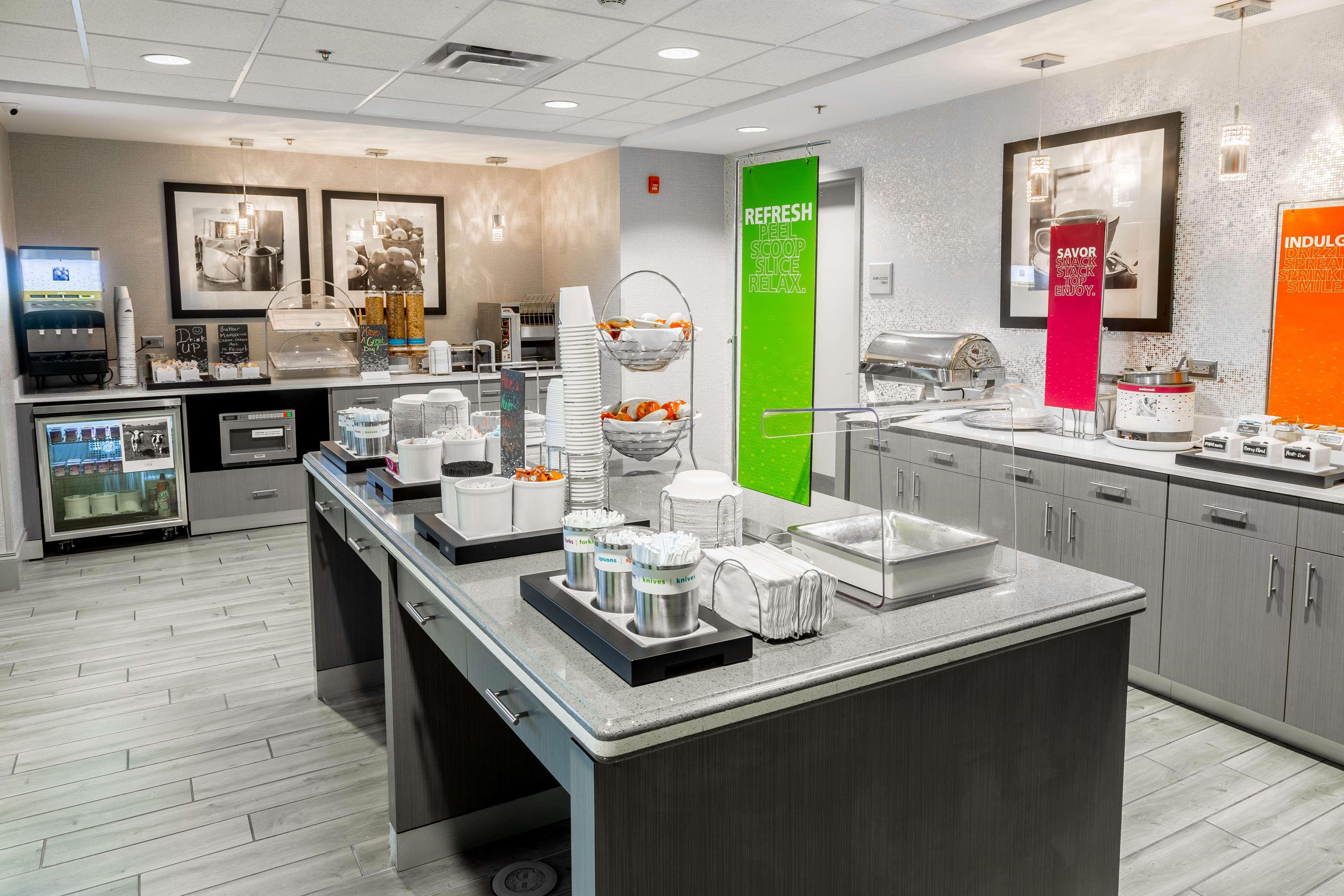 Hampton Inn & Suites Дублин Экстерьер фото