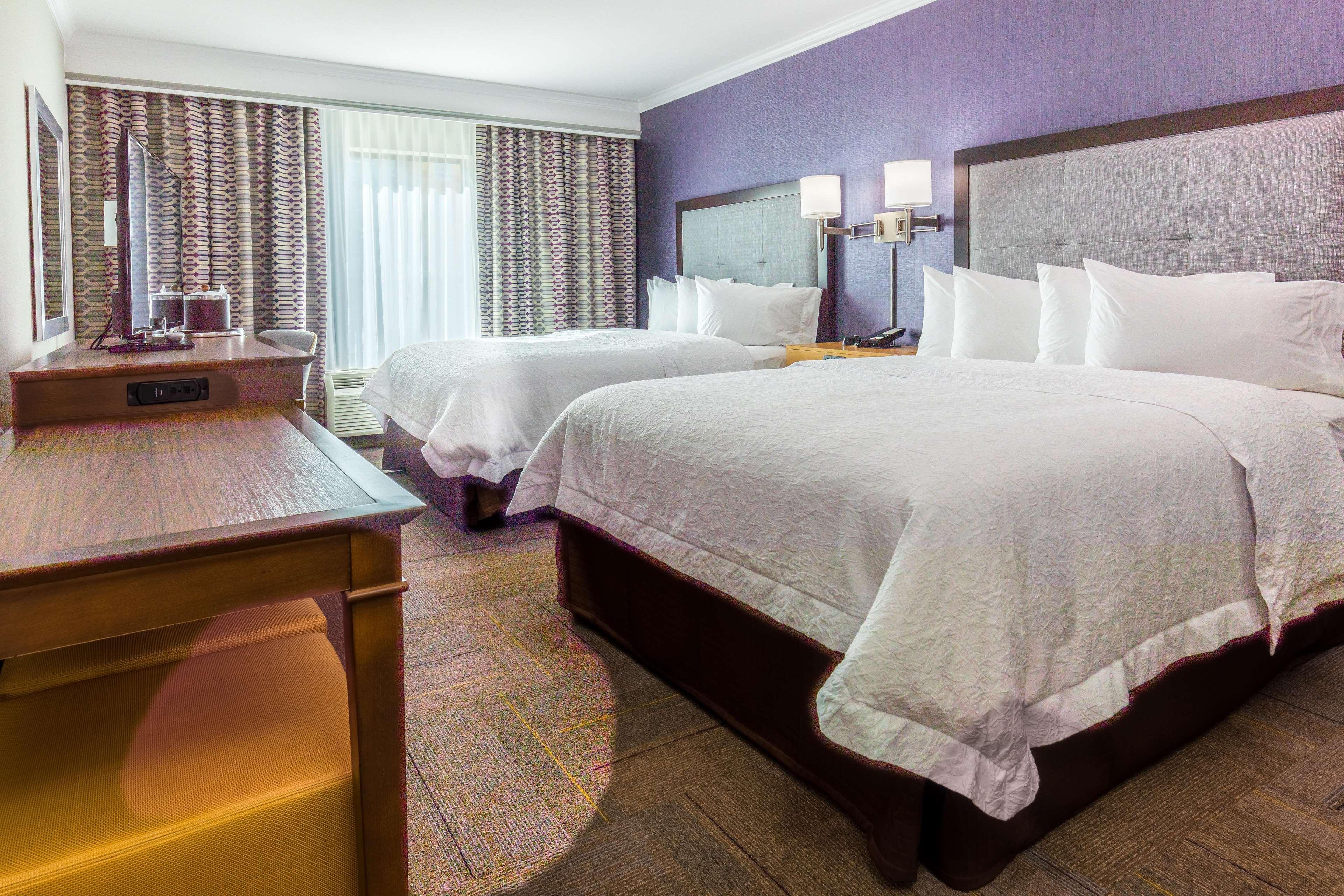 Hampton Inn & Suites Дублин Экстерьер фото