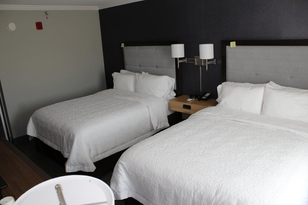 Hampton Inn & Suites Дублин Экстерьер фото