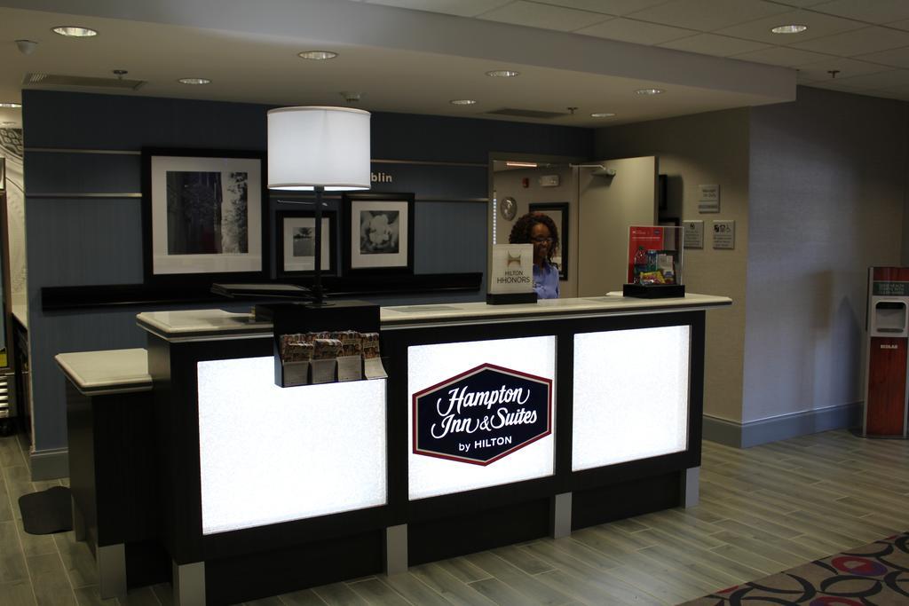 Hampton Inn & Suites Дублин Экстерьер фото