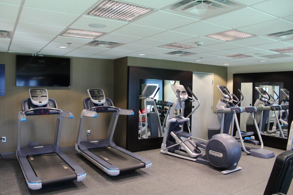 Hampton Inn & Suites Дублин Экстерьер фото