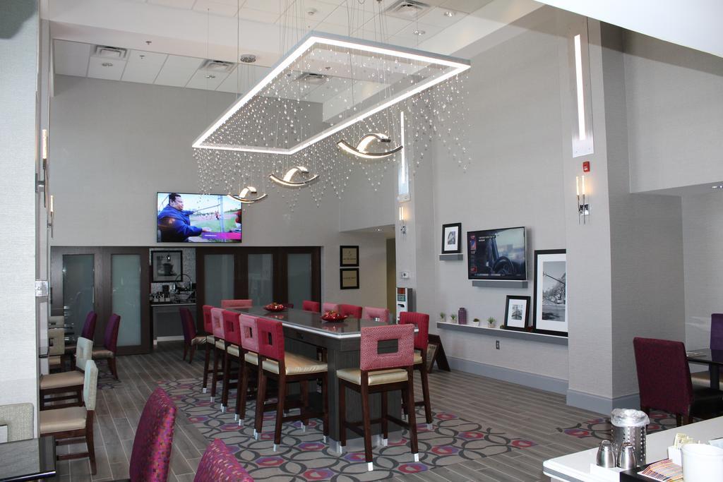 Hampton Inn & Suites Дублин Экстерьер фото