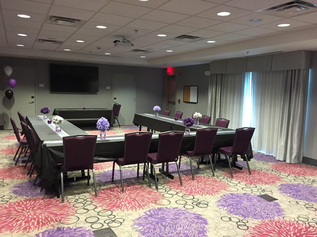 Hampton Inn & Suites Дублин Экстерьер фото